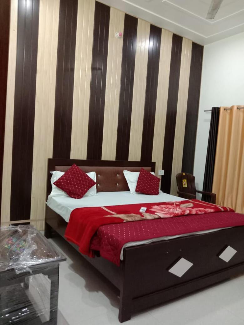Ramam Hotel By Naavagat 700Mtr From Shri Ram Janambhumi Ayodhya エクステリア 写真