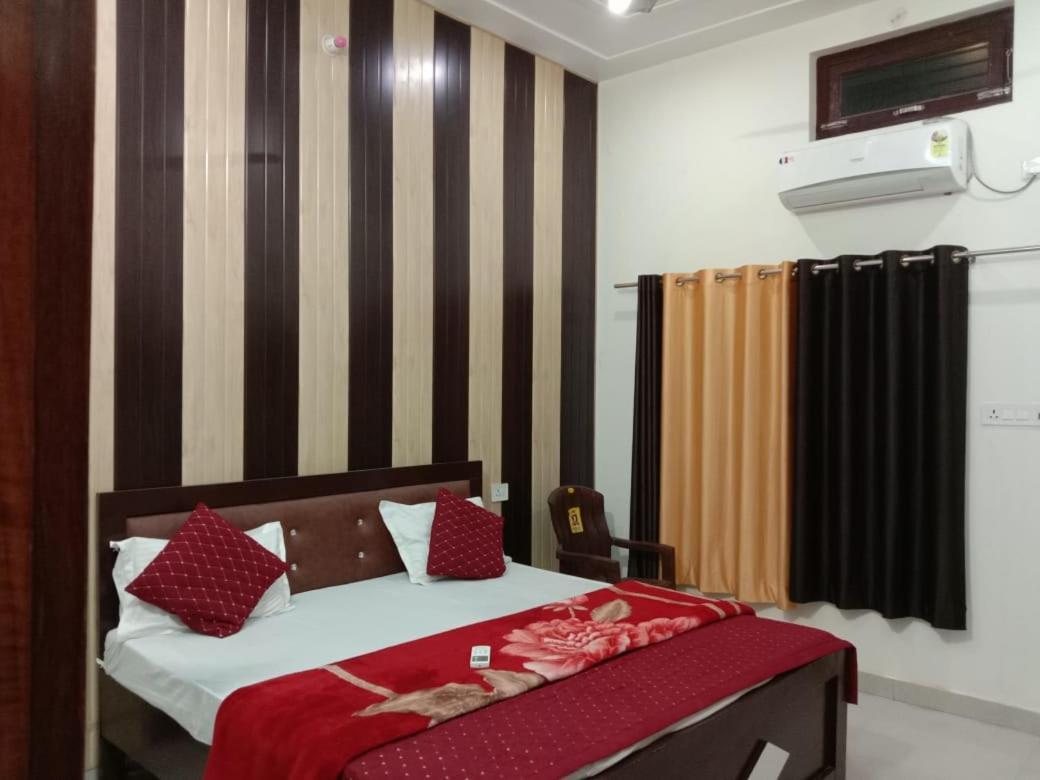 Ramam Hotel By Naavagat 700Mtr From Shri Ram Janambhumi Ayodhya エクステリア 写真